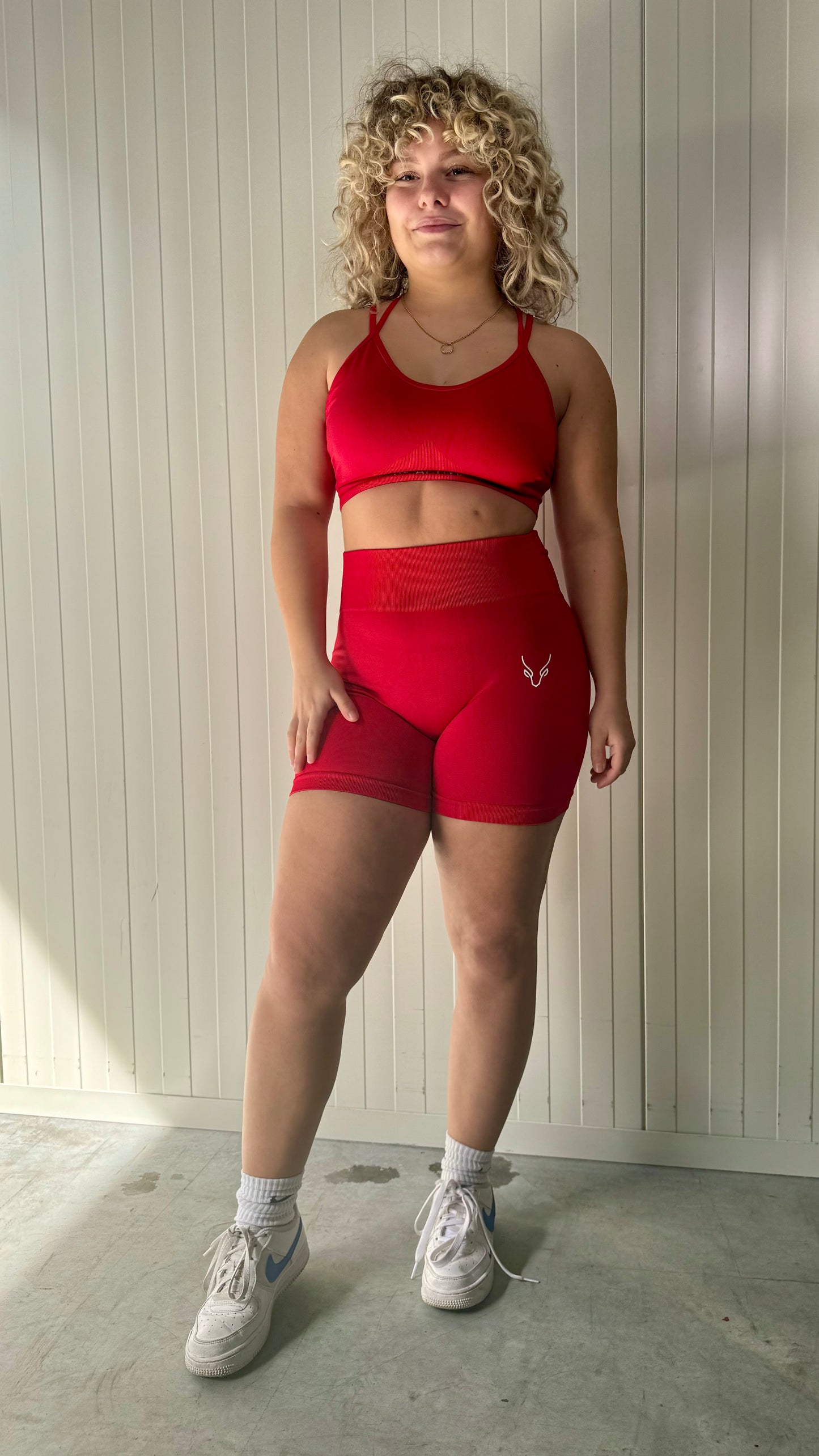 Shorts red